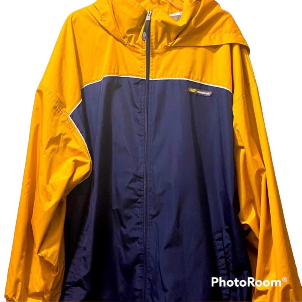 πSold Reebok~Mens lightweight gym jacket, ππ with white trim front zipper - Picture 1 of 11